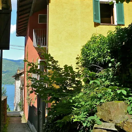 Semesterbostad Casa Ronco Al *