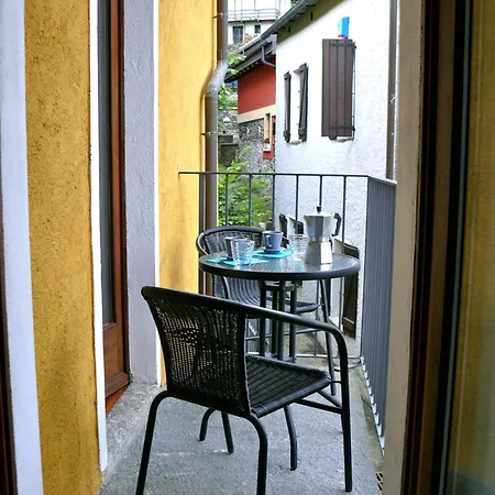 Semesterbostad Casa Ronco Al Pella